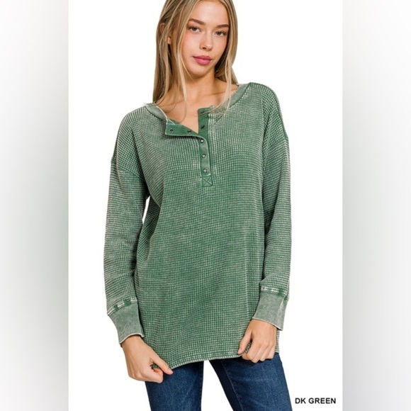 NWOT Zenana Washed Baby Waffle Henley Neckline Long Sleeve Top - Picture 2 of 5